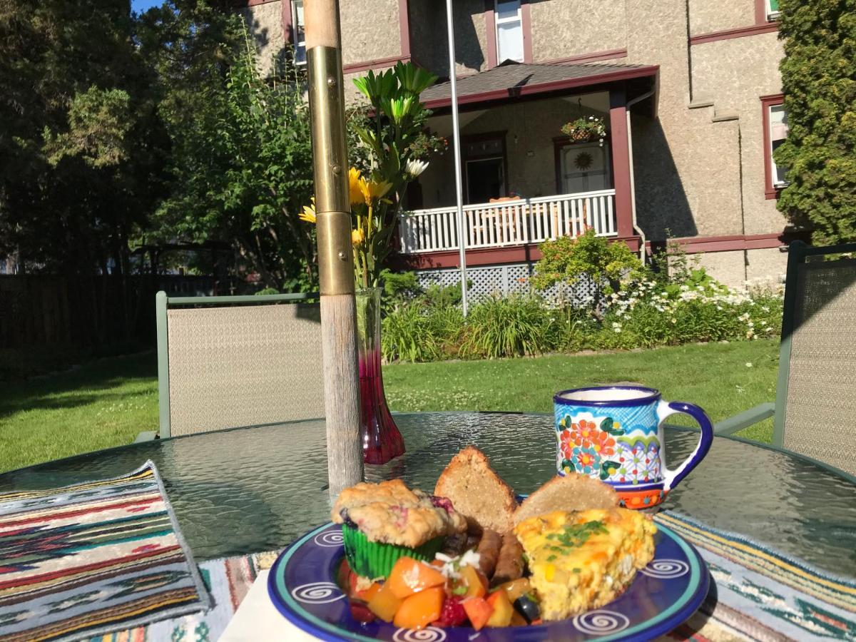 Stirling House Bed & Breakfast Kelowna Exterior photo