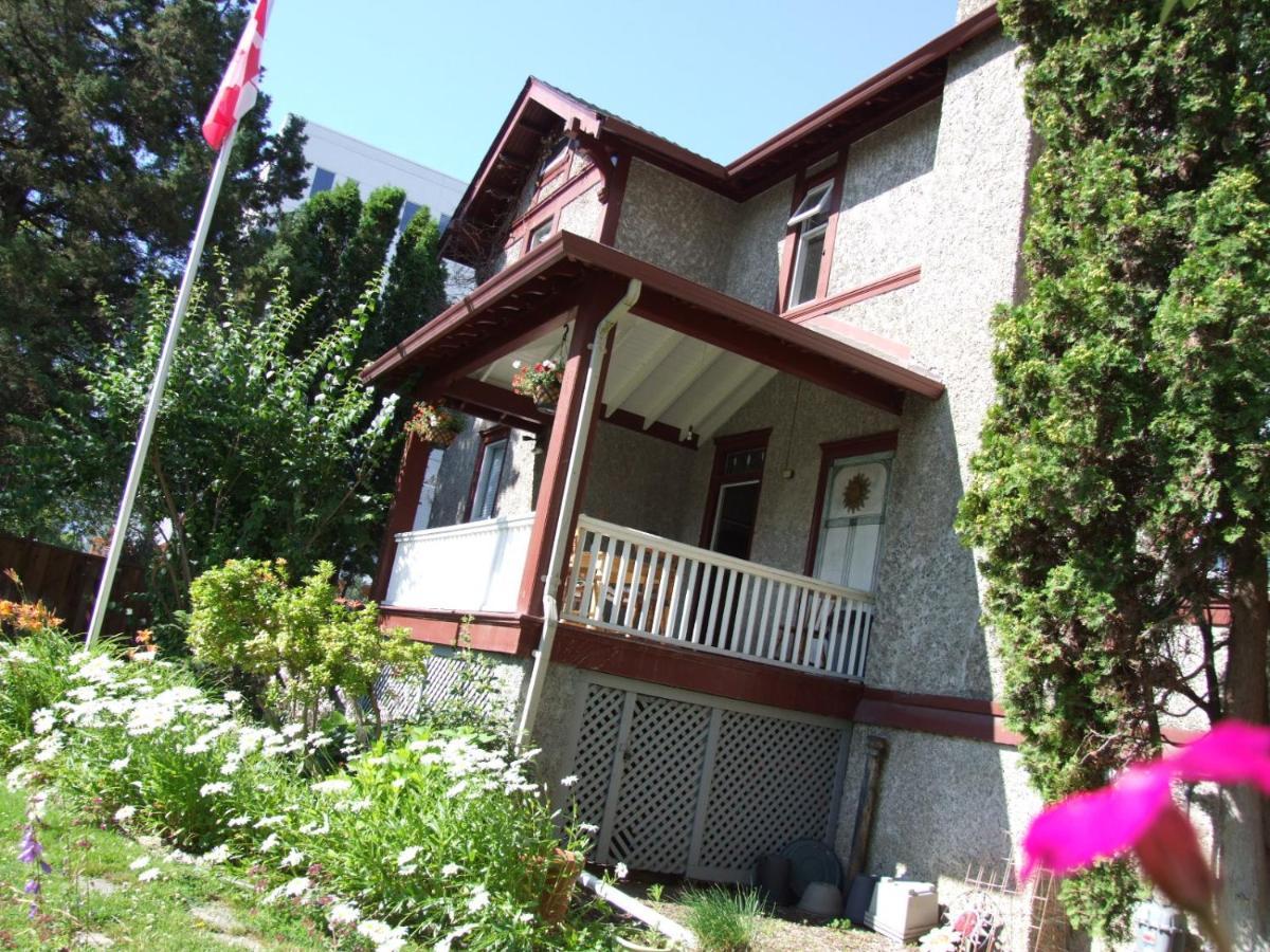 Stirling House Bed & Breakfast Kelowna Exterior photo