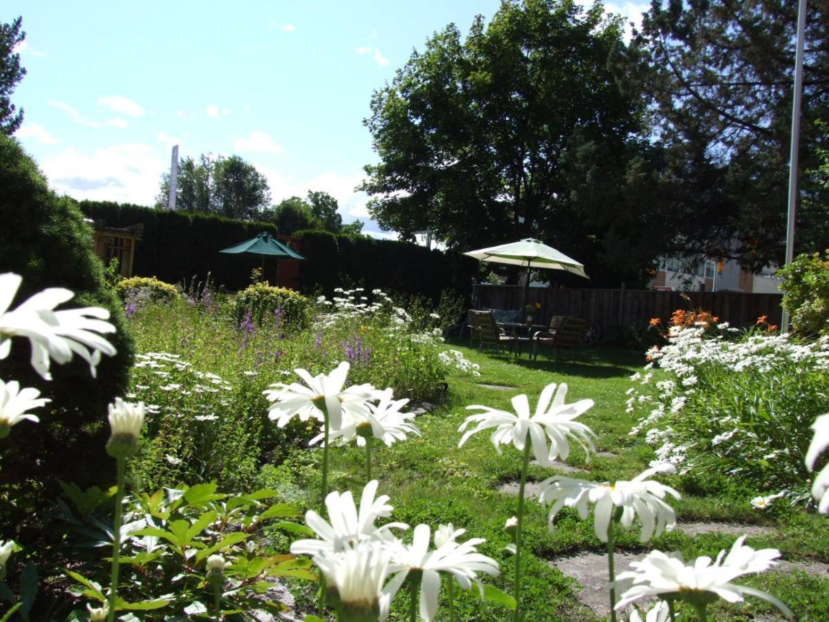 Stirling House Bed & Breakfast Kelowna Exterior photo