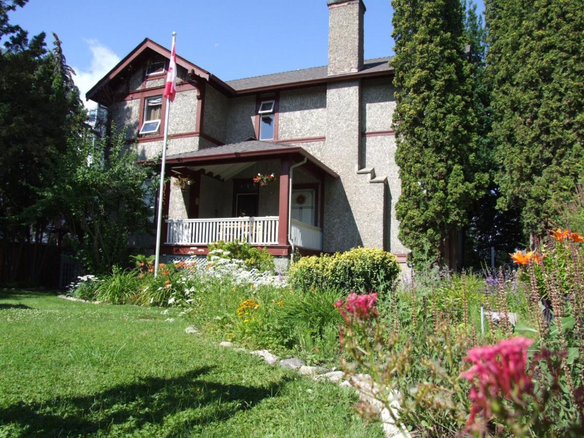 Stirling House Bed & Breakfast Kelowna Exterior photo